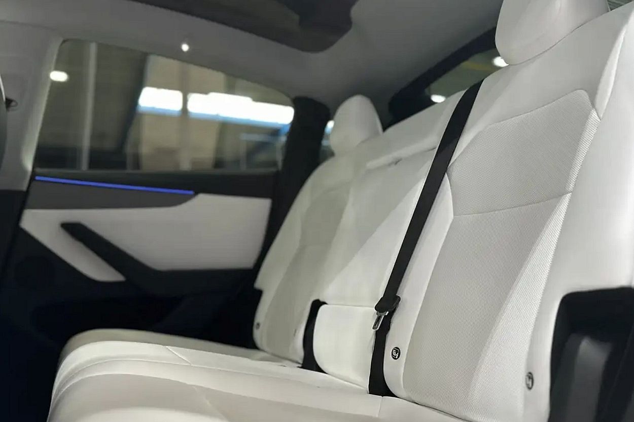 Tesla Model Y 2025, photo 3/6
