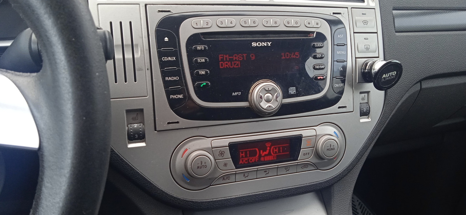 Ford Kuga 2010, photo 2/7