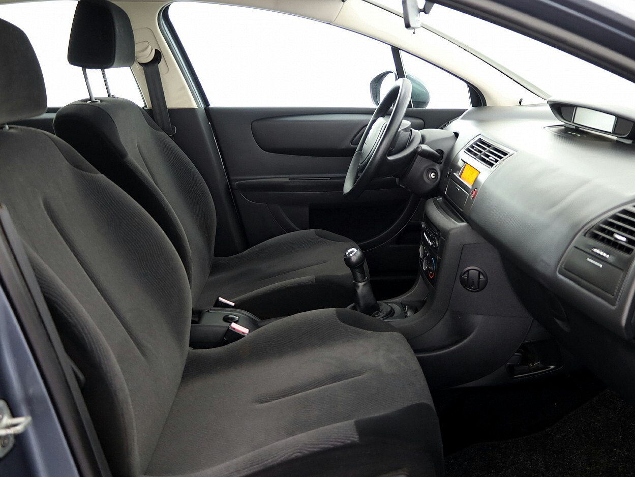 Citroën C4 2010, photo 6/7