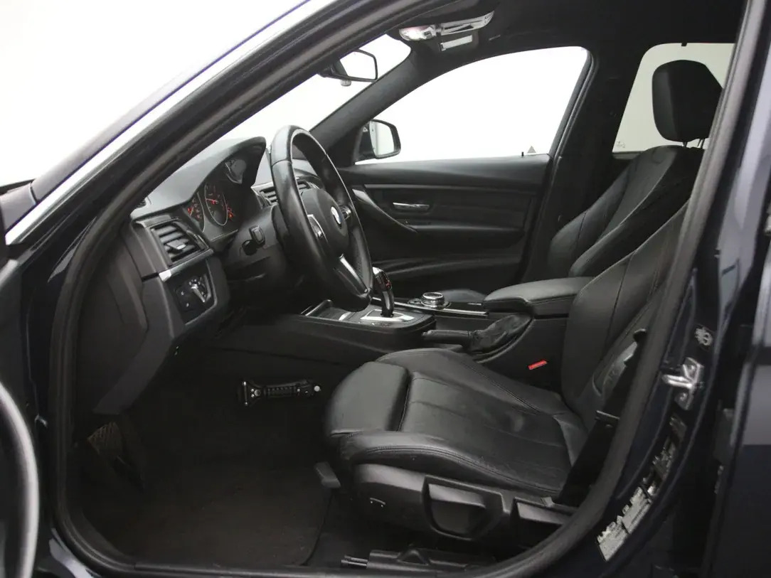 BMW 320 High Executive 2.0 135kW 2013, photo 4/33