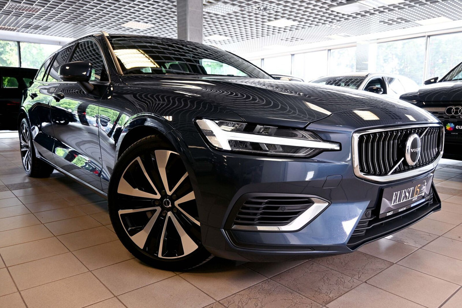 Volvo V60, 2023, 2.0, 251 kW, plug-in hybrid (petrol/electric), automatic, four-wheel drive