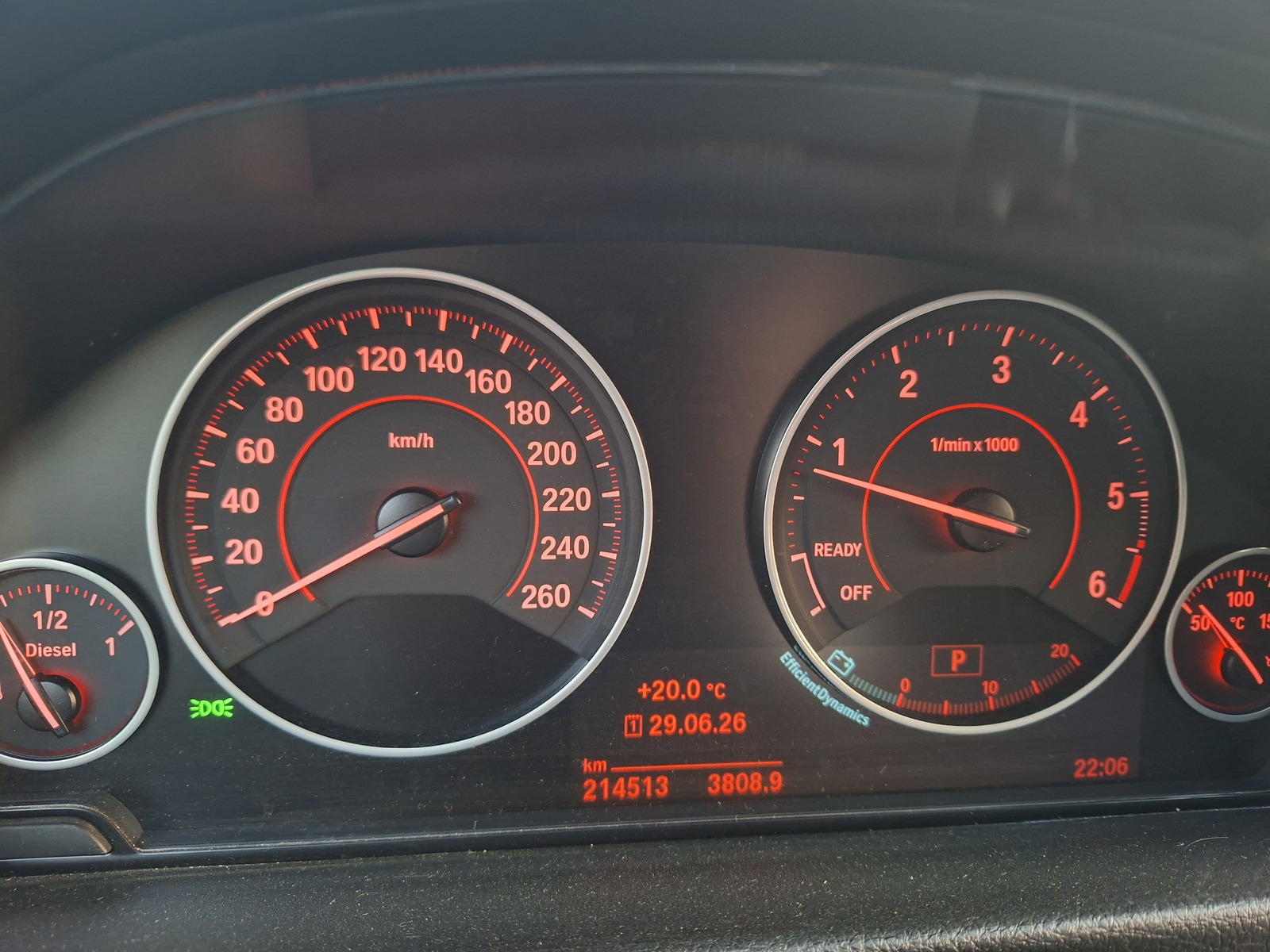 BMW 320 2015, photo 6/8