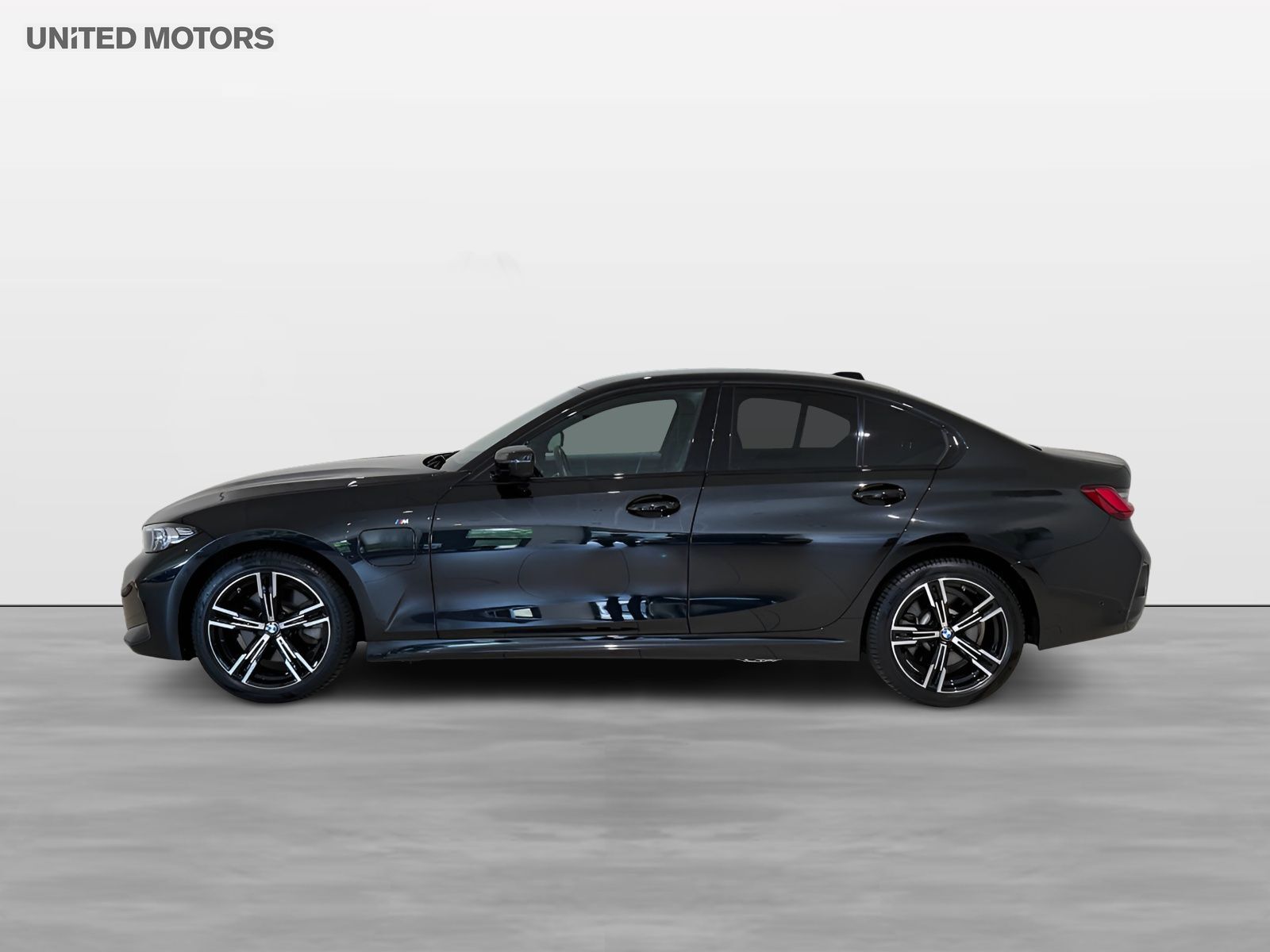 BMW 330 2024, photo 2/22