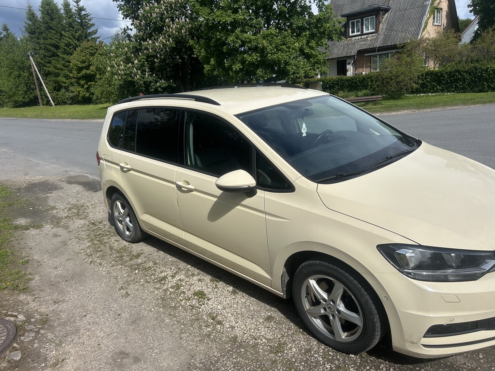 Volkswagen Touran 2017, photo 4/11