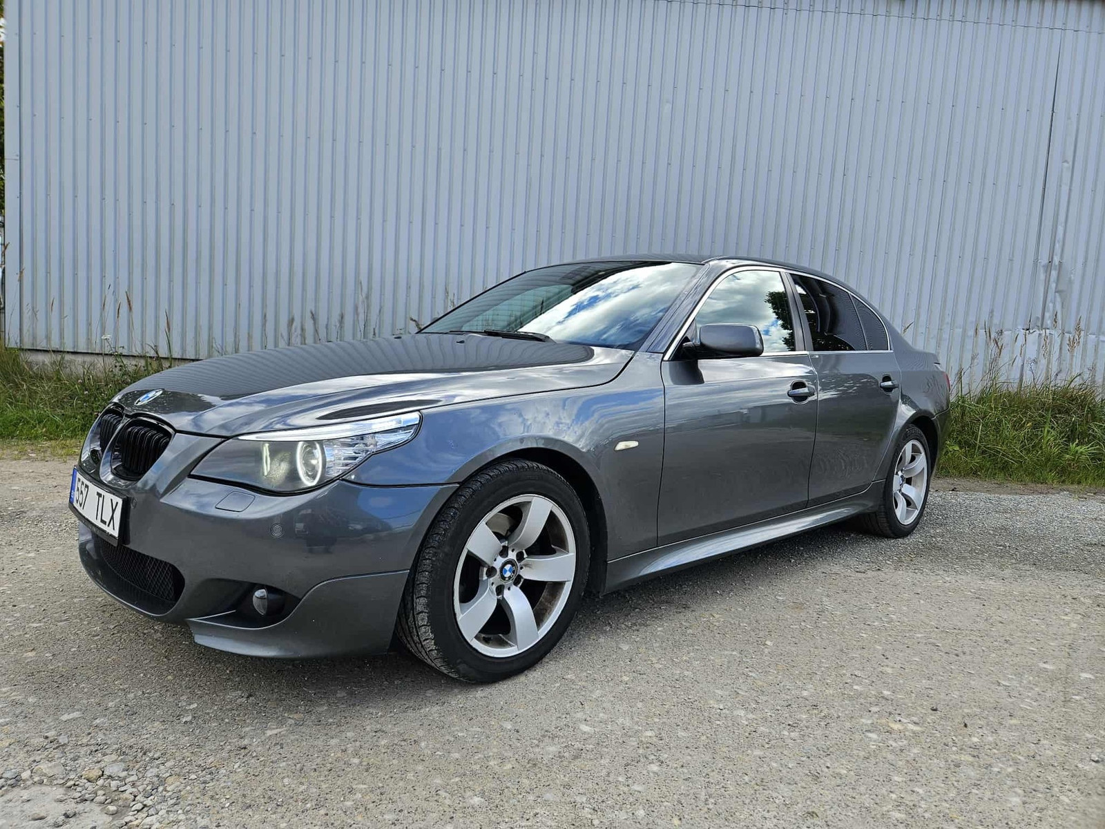 BMW 525