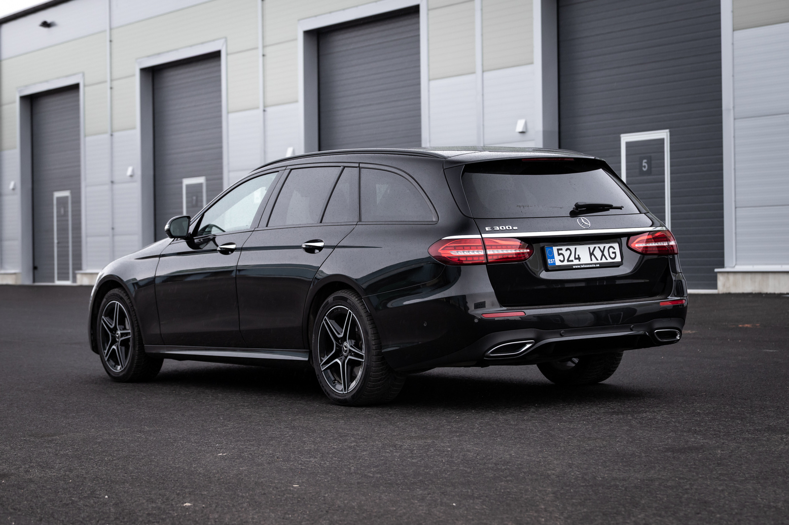 Mercedes-Benz E 300 AMG 2022, photo 3/17