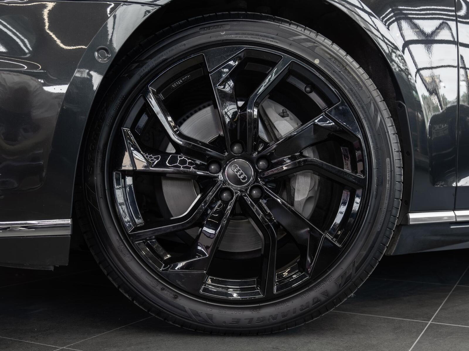 Audi A8 2018, photo 4/15