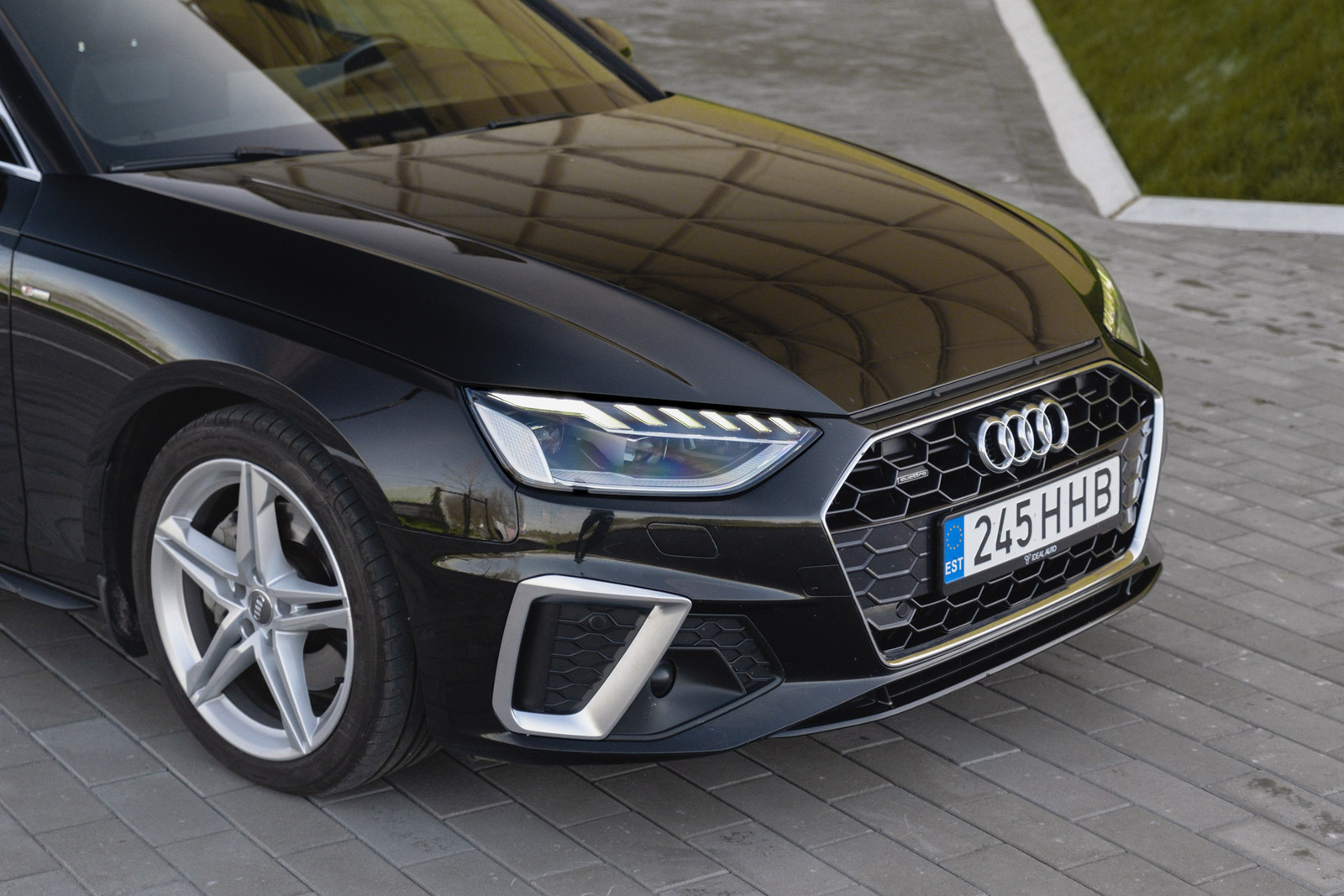 Audi A4 2020, kuva 4/25