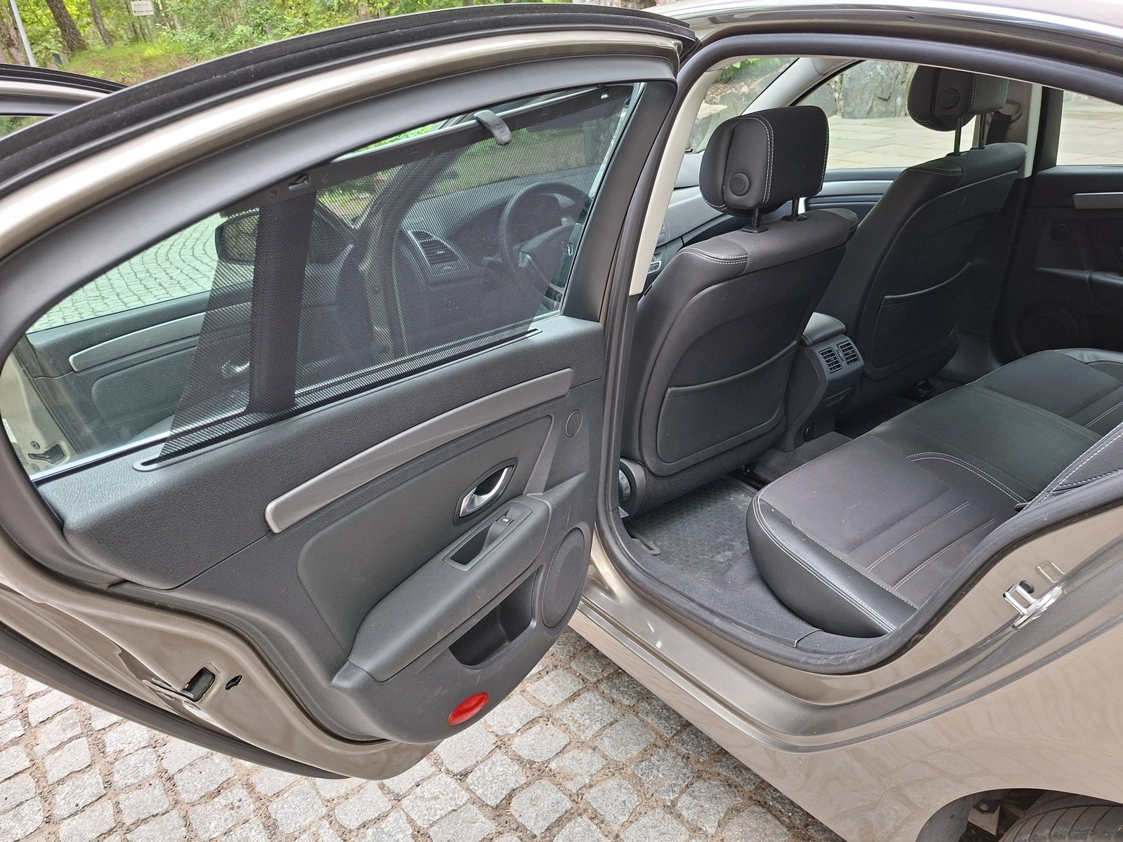 Renault Laguna 2011, kuva 4/7