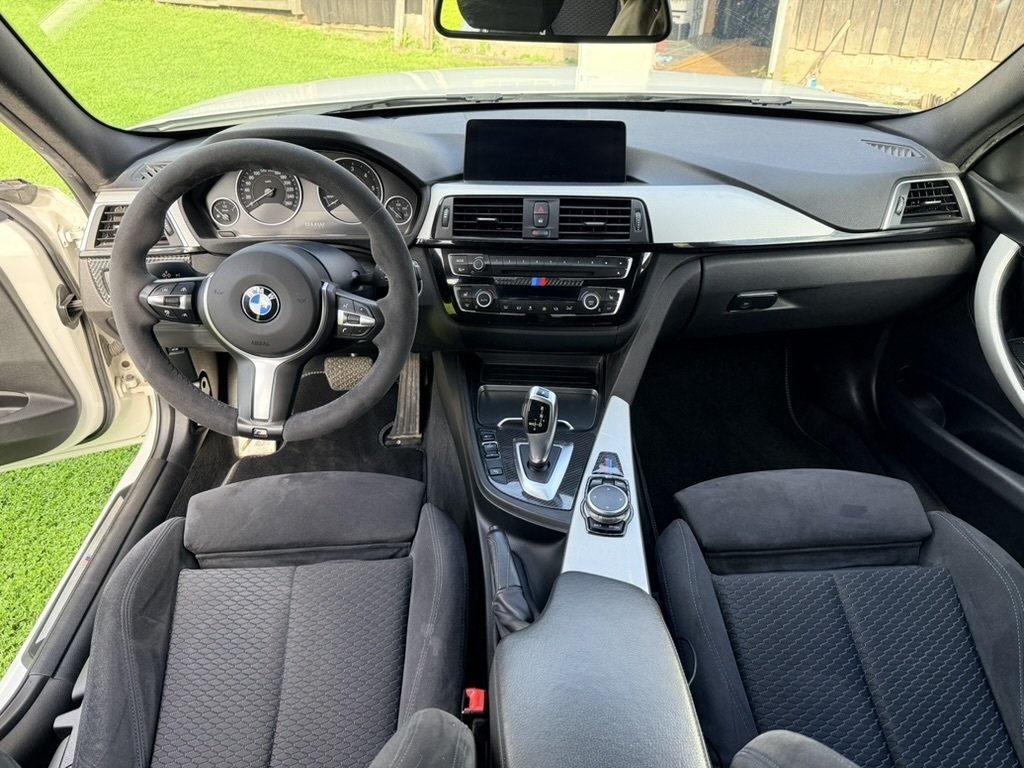 BMW 320 2016, photo 6/8