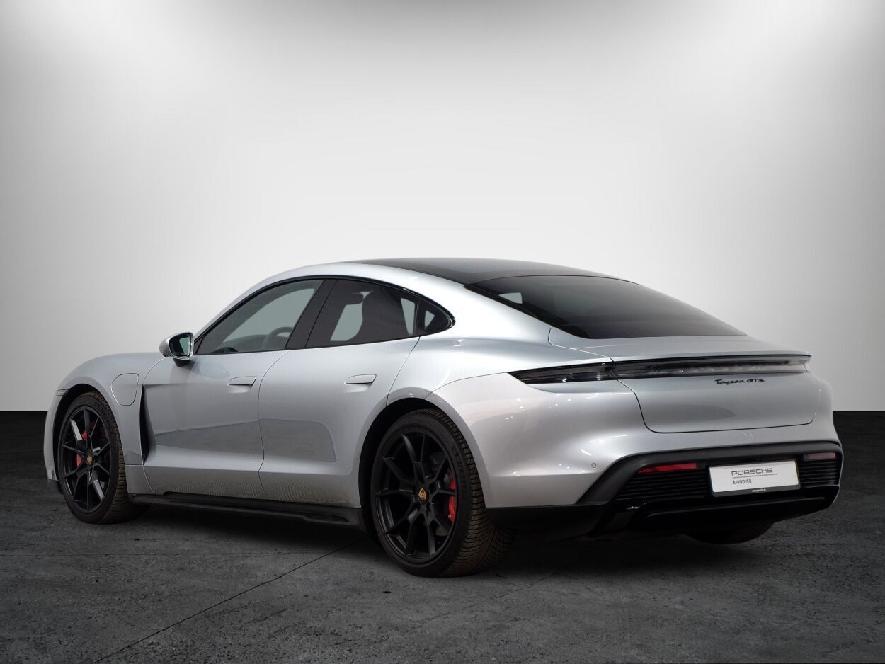 Porsche Taycan GTS 2023, photo 7/29