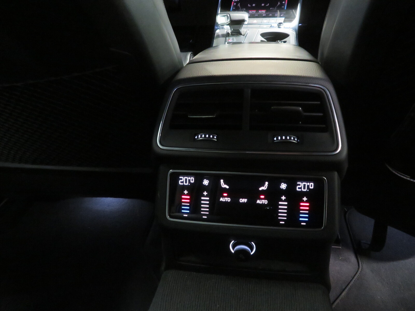 Audi A6 2019, photo 6/10
