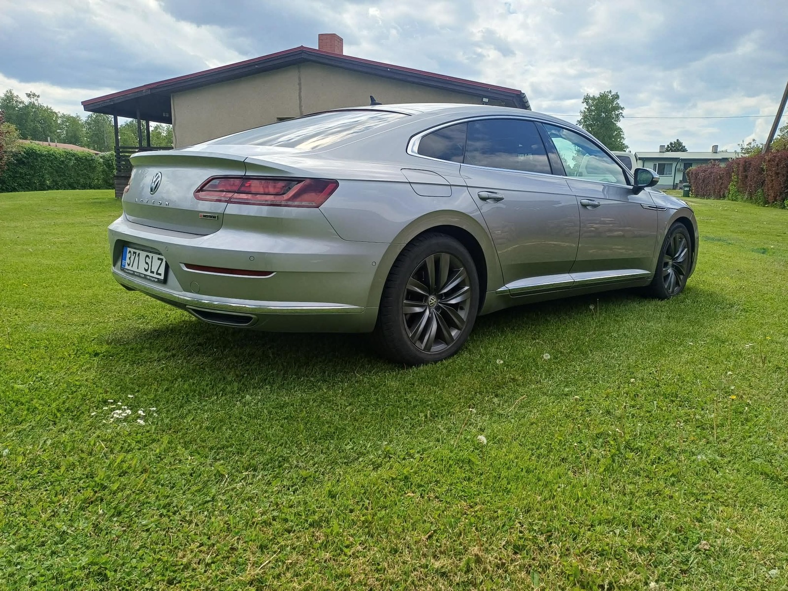Volkswagen Arteon 2017, kuva 3/6