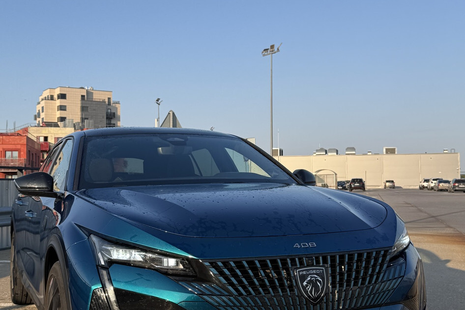 Peugeot 408, 2023, 1.6, 132 kW, plug-in hybrid (petrol/electric), automatic, front-wheel drive