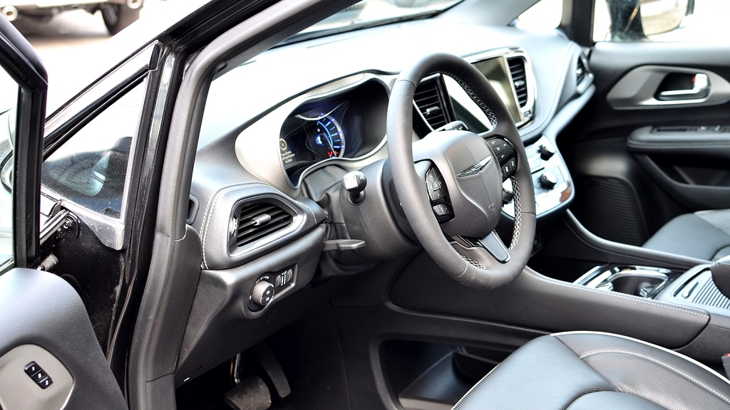 Chrysler Pacifica 2026, photo 5/9