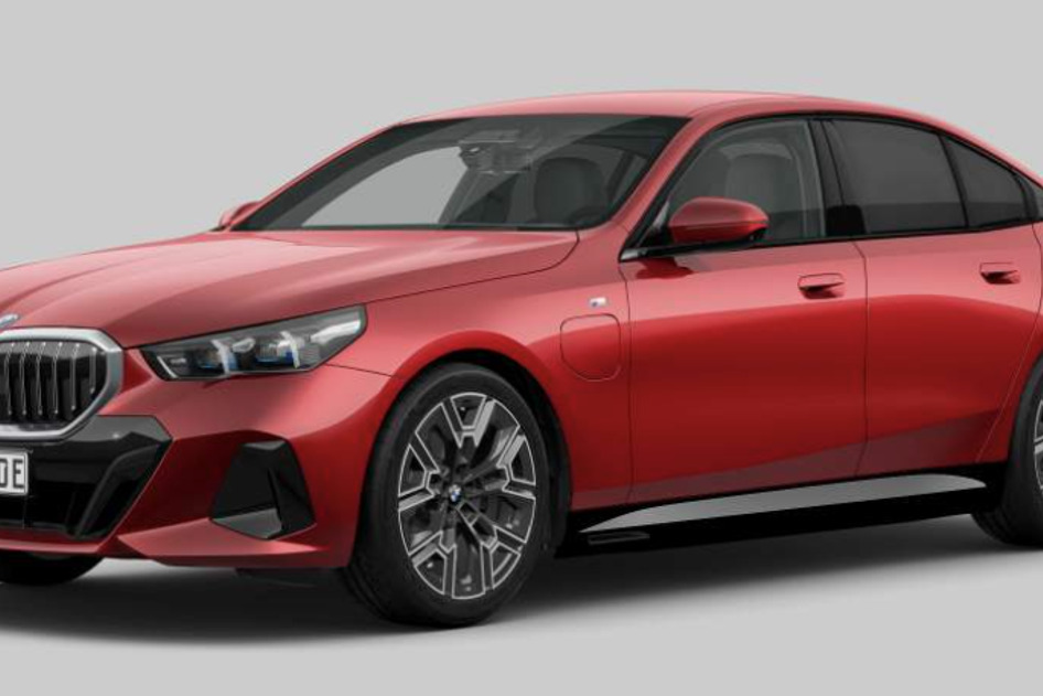 BMW 530, 2025, 2.0, 220 kW, plug-in hybrid (petrol/electric), automatic, four-wheel drive