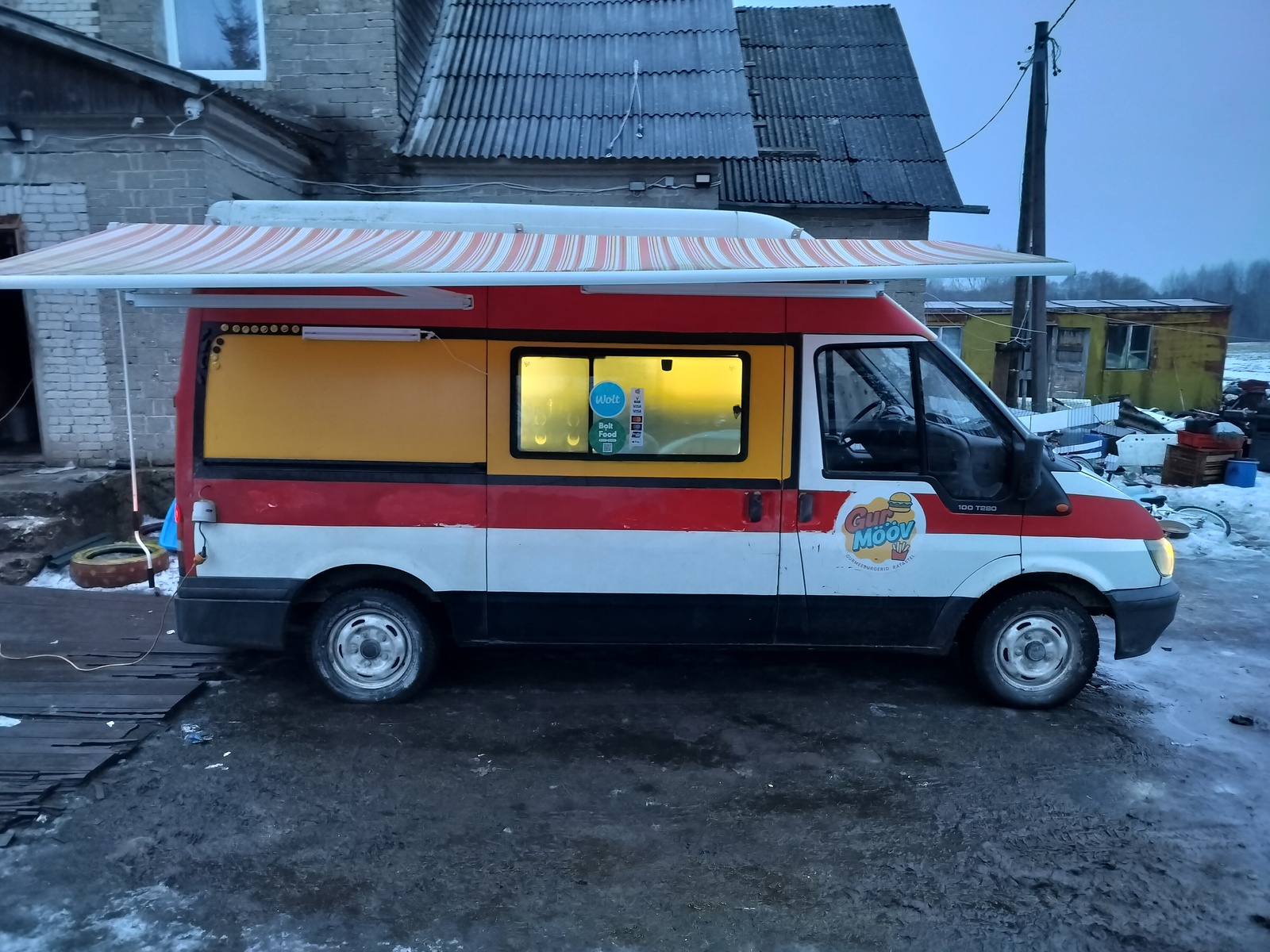 Ford Transit 2003, kuva 2/6