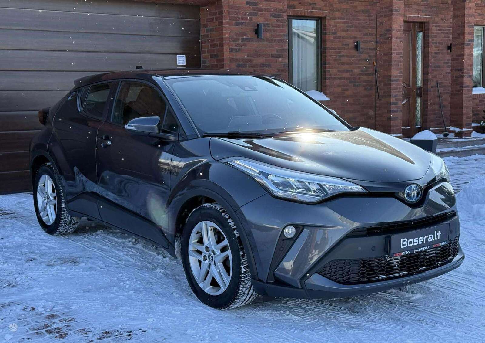 Toyota C-HR 2022, photo 2/8