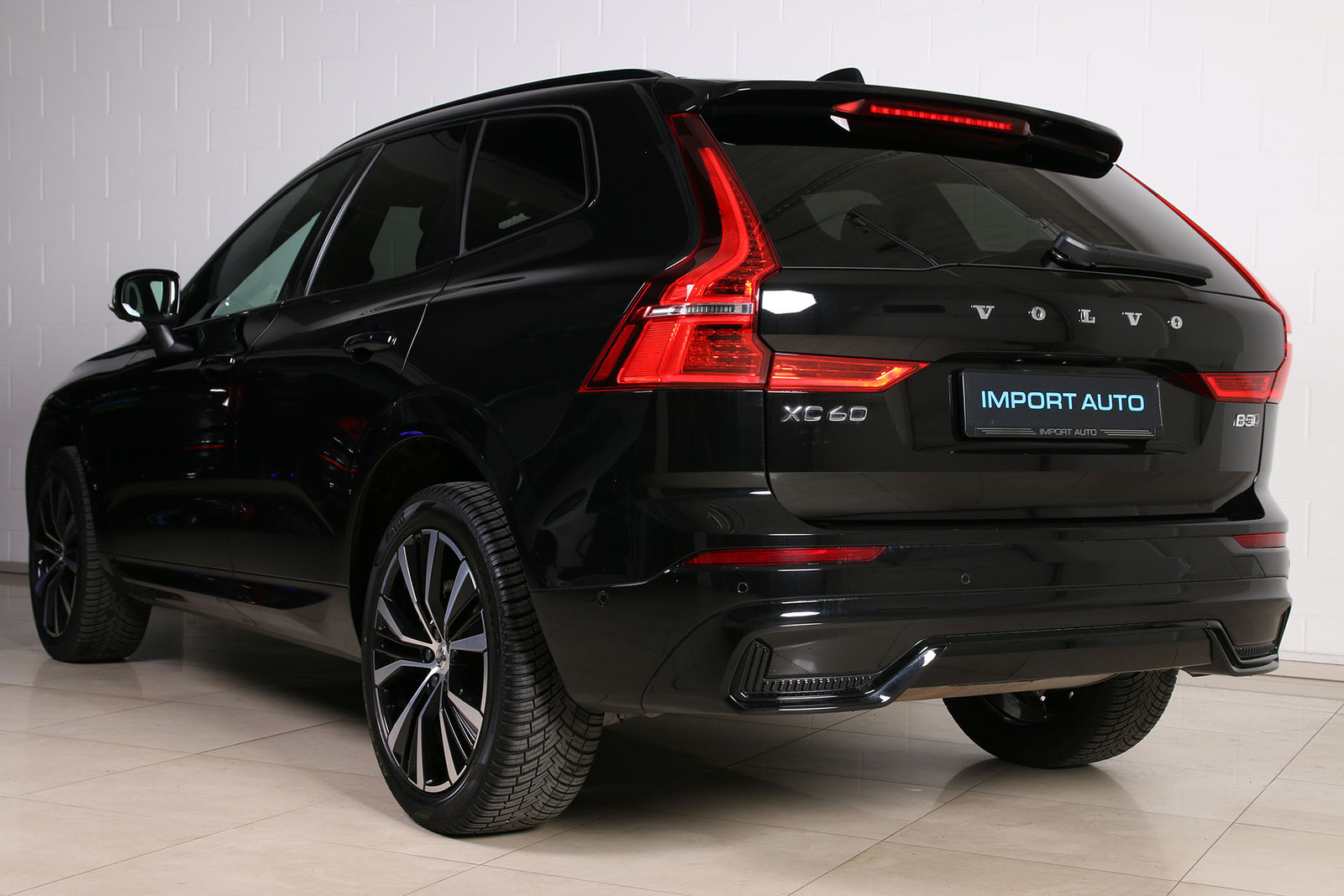 Volvo XC60 2023, photo 4/10