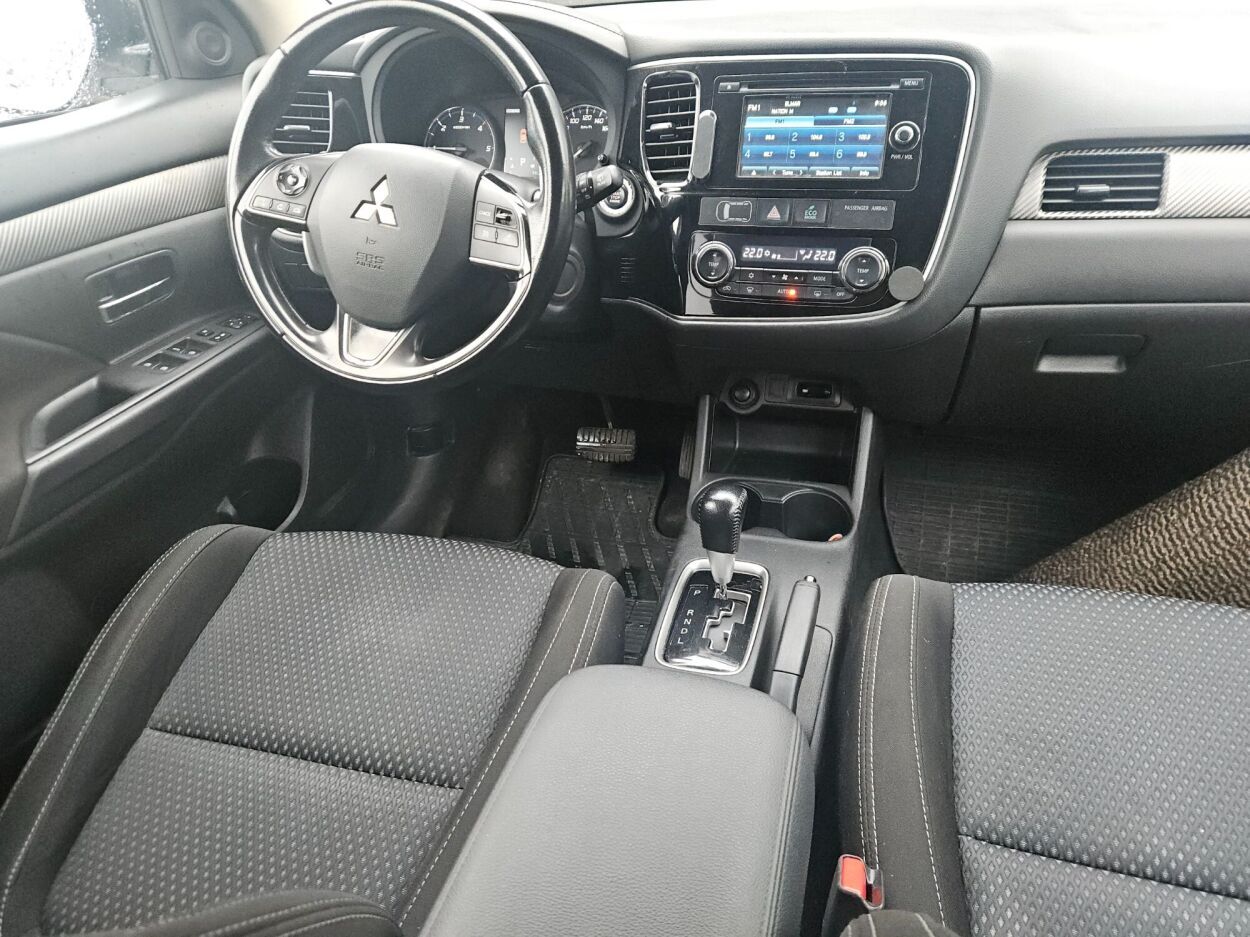 Mitsubishi Outlander 2016, kuva 5/6