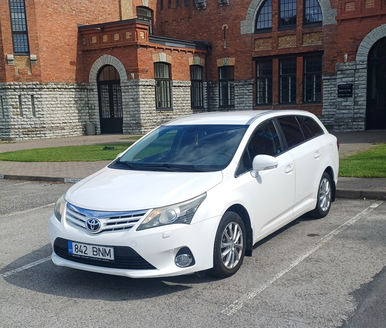 Toyota Avensis 1.8 108kW 2013, photo 3/8