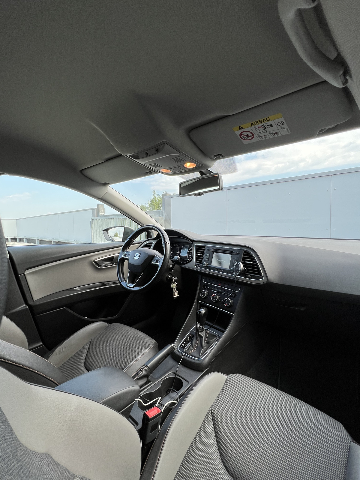 SEAT Leon 2015, photo 3/3