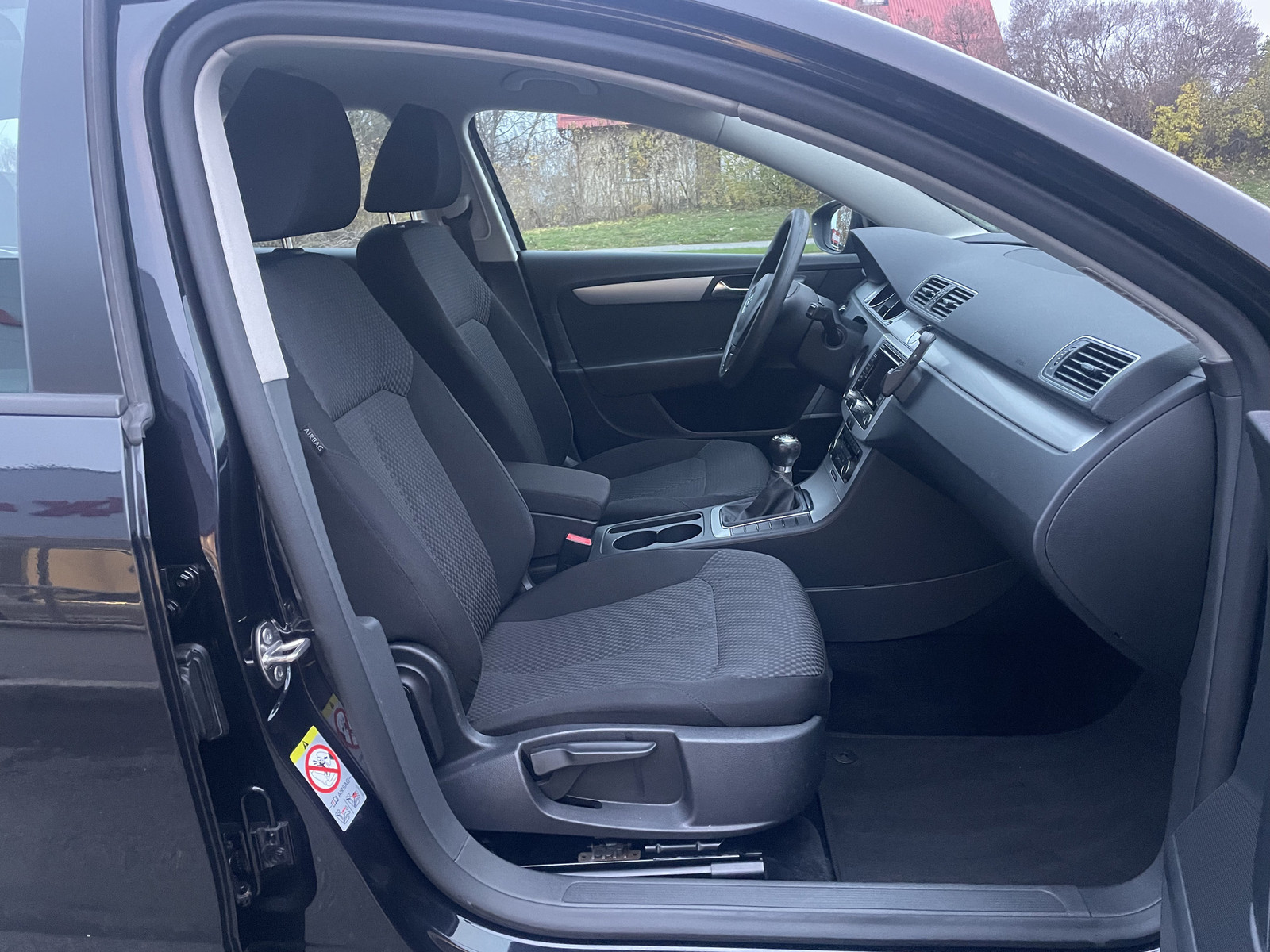 Volkswagen Passat 2011, photo 5/12