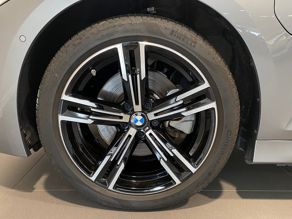 BMW 330 2024, kuva 3/19