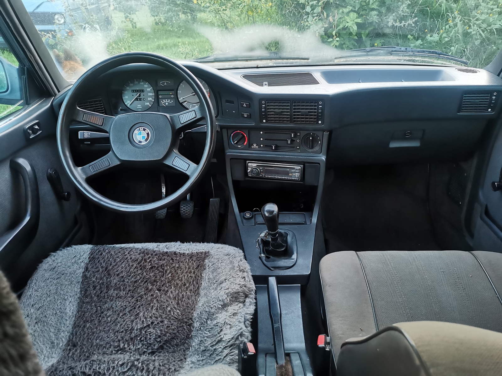 BMW 528 1987, photo 5/5