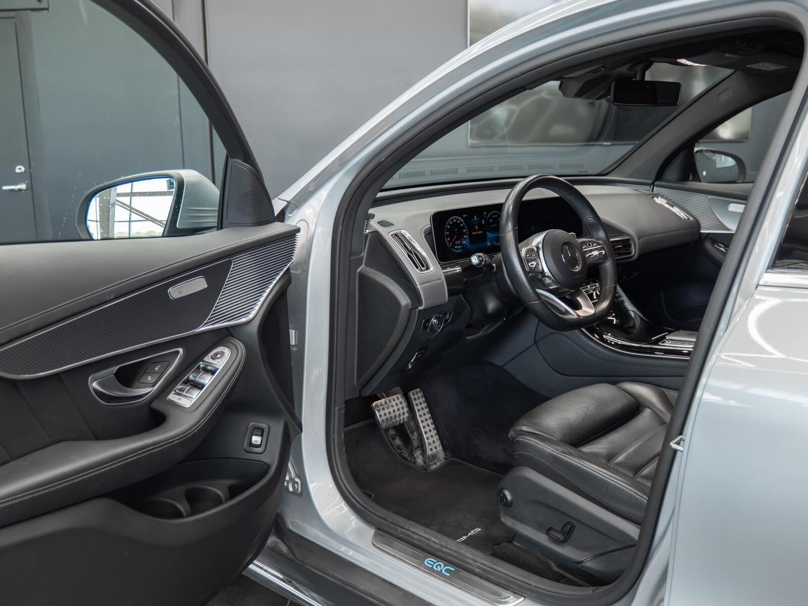 Mercedes-Benz EQC 2020, photo 4/14