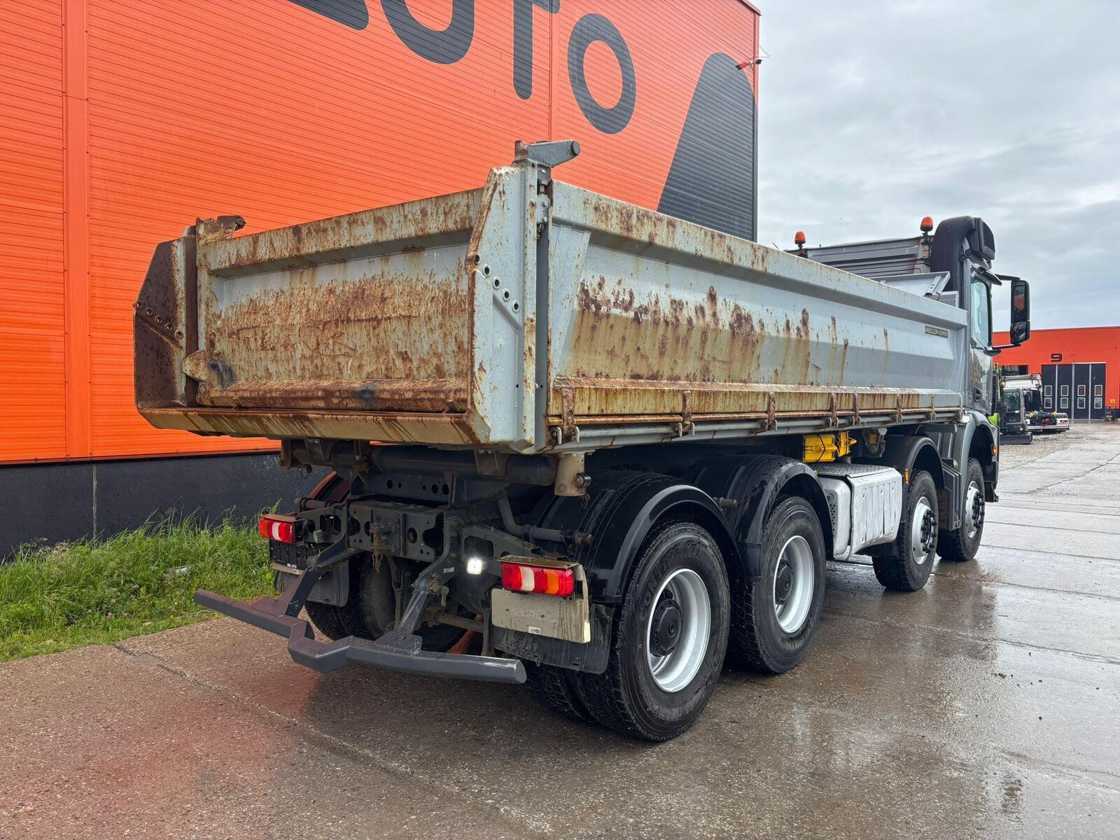 Mercedes-Benz Arocs 3235 8x4 2013, kuva 6/26