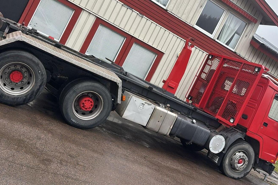 Volvo FL12 6X2, 279 kW, dīzelis