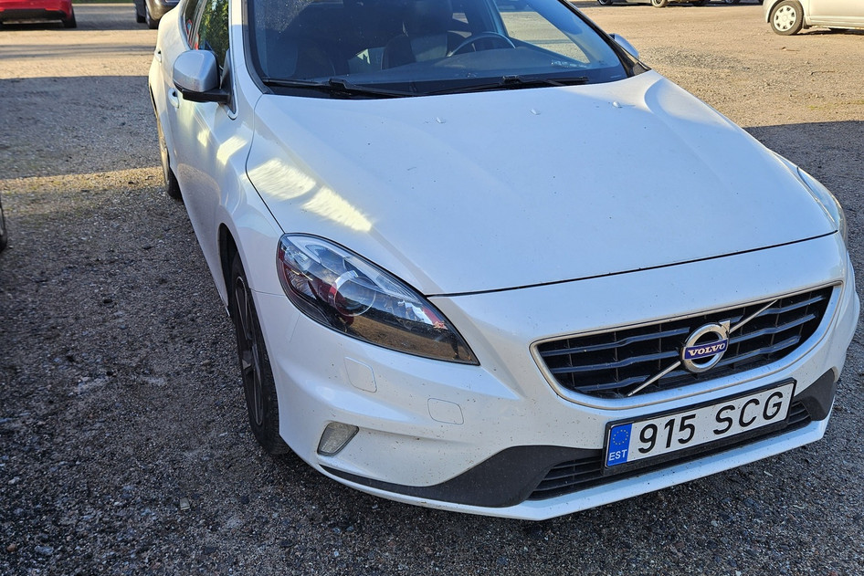 Volvo V40, 2015, 2.0, 88 kW, diesel, manual, front-wheel drive