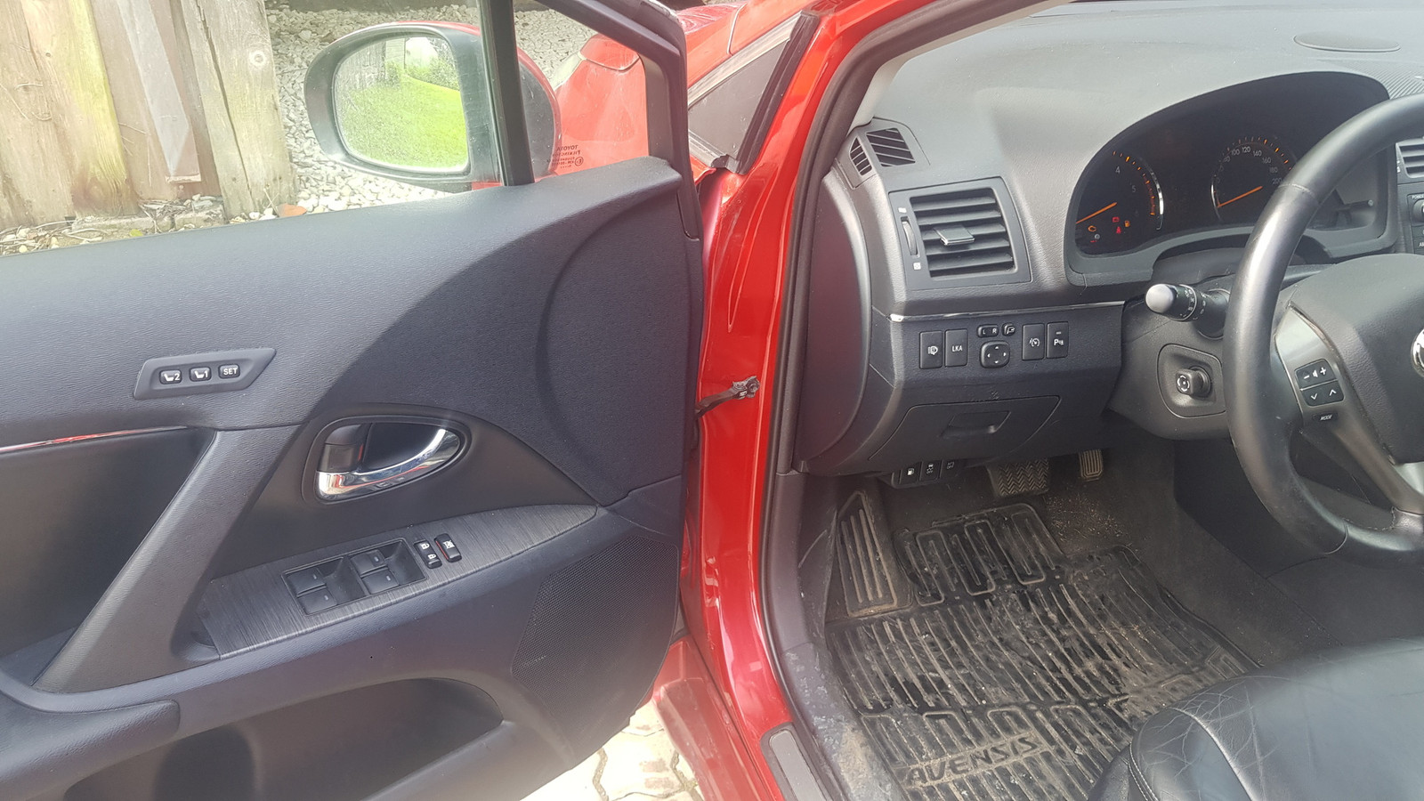 Toyota Avensis 2011, photo 5/10