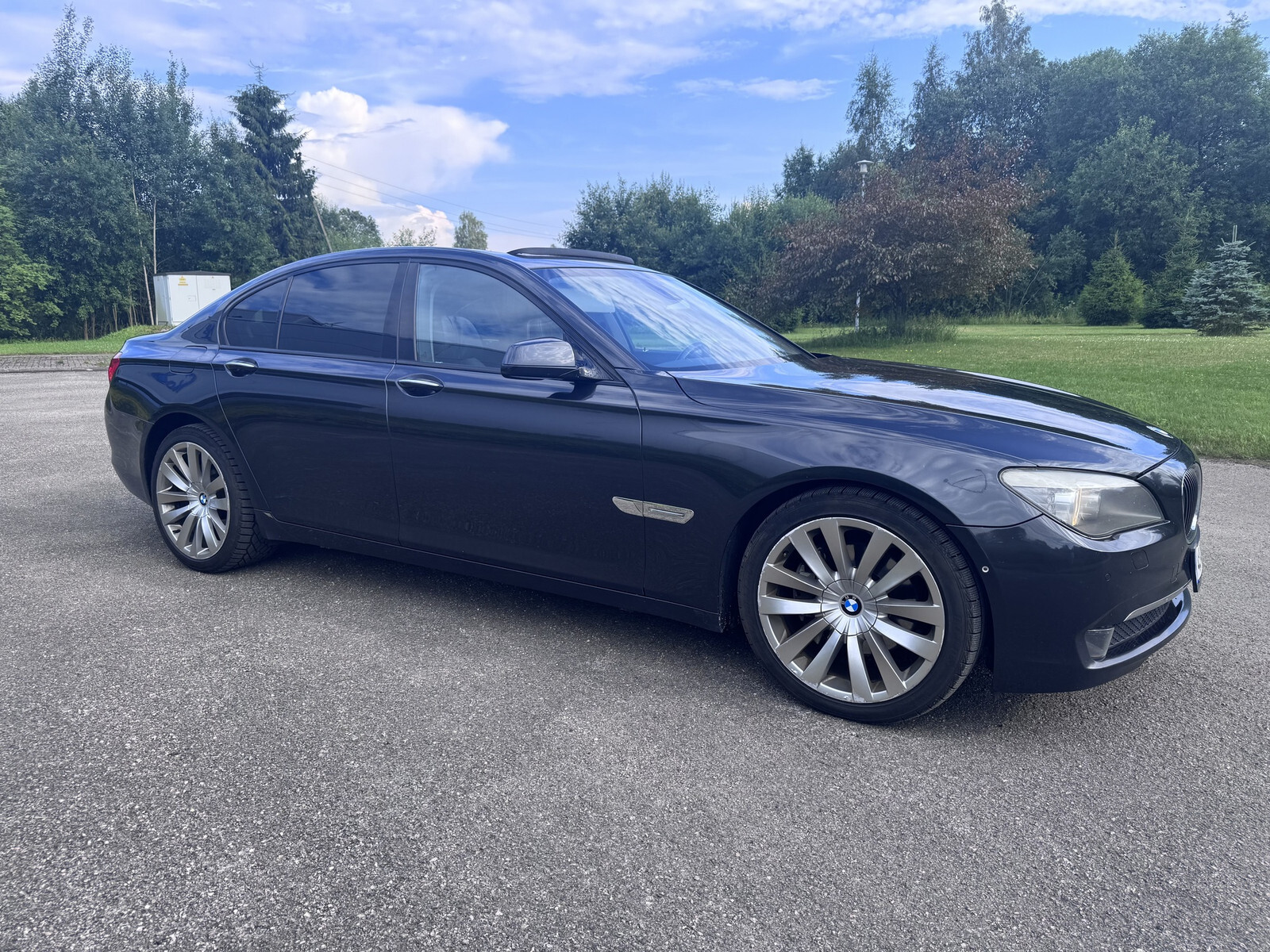 BMW 730 2011, photo 3/10