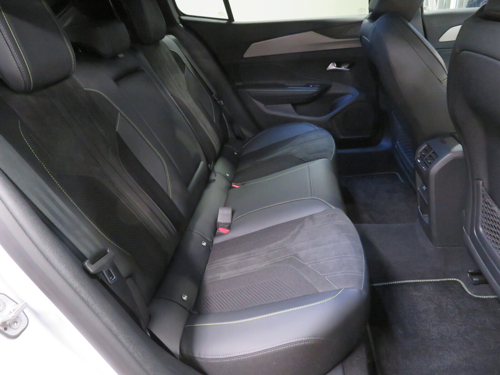 Peugeot 408 2025, photo 7/13