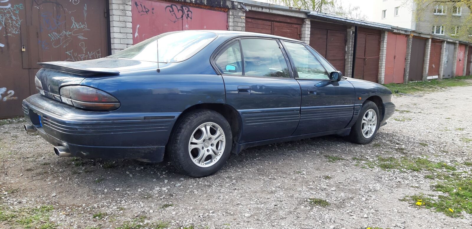 Pontiac Bonneville 1992, kuva 3/10