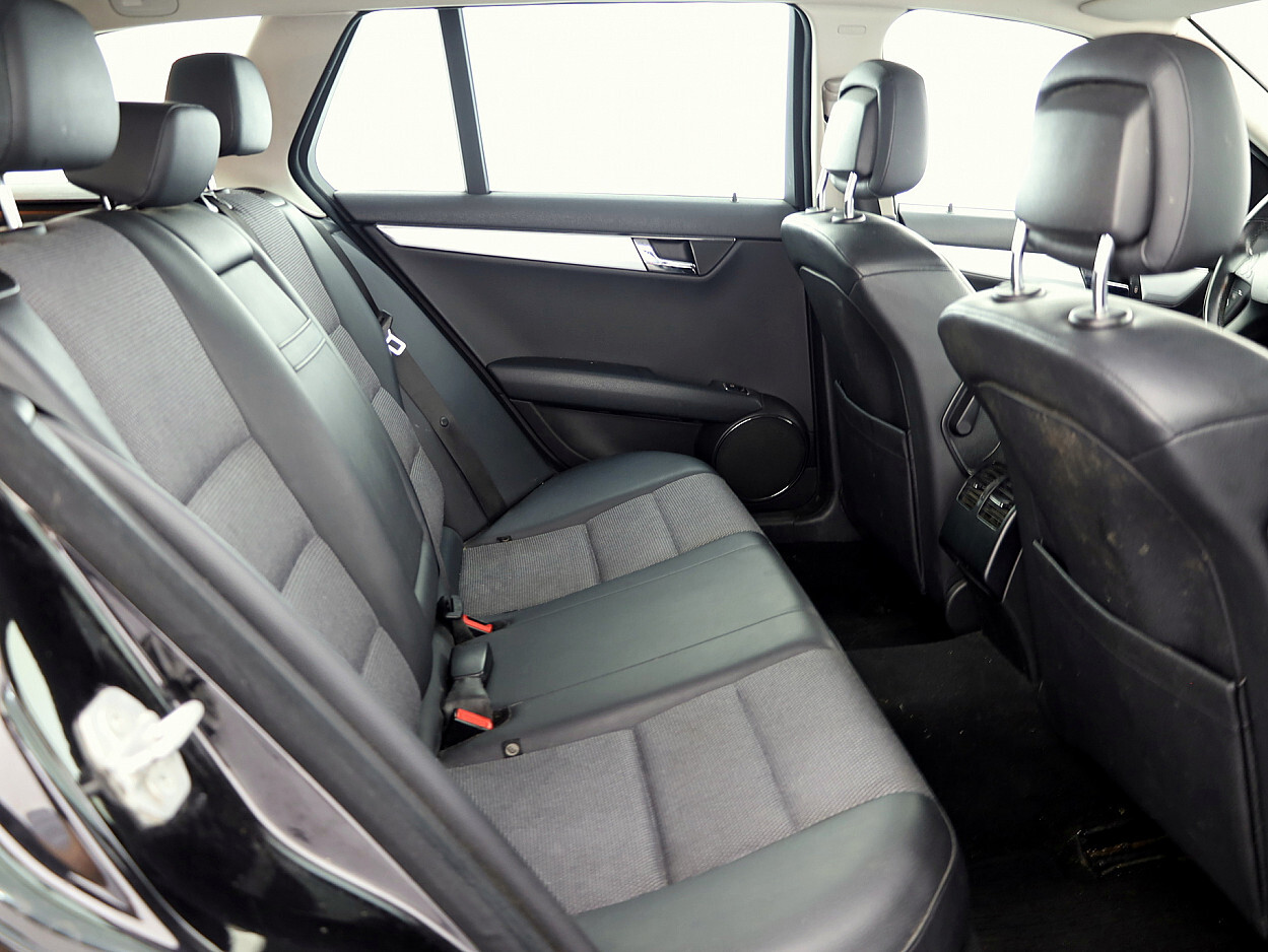Mercedes-Benz C 220 2008, kuva 7/8