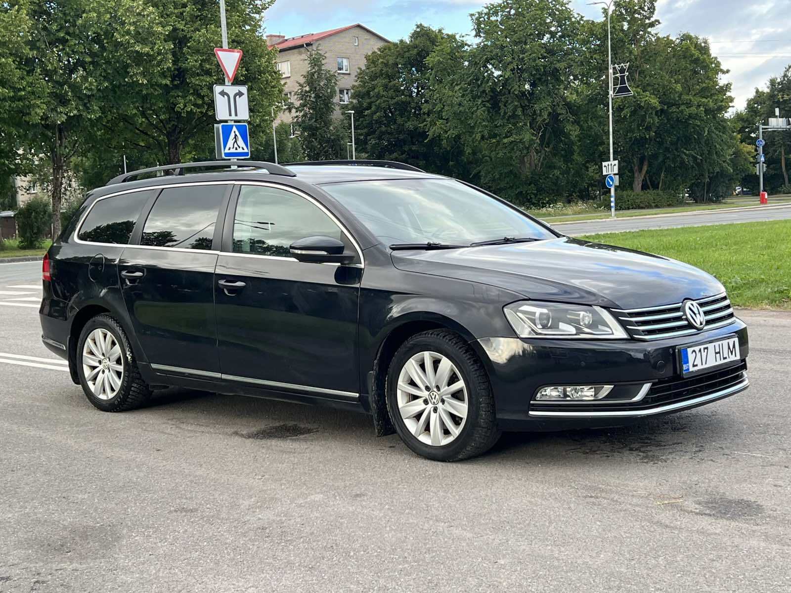 Volkswagen Passat 2011, photo 2/10