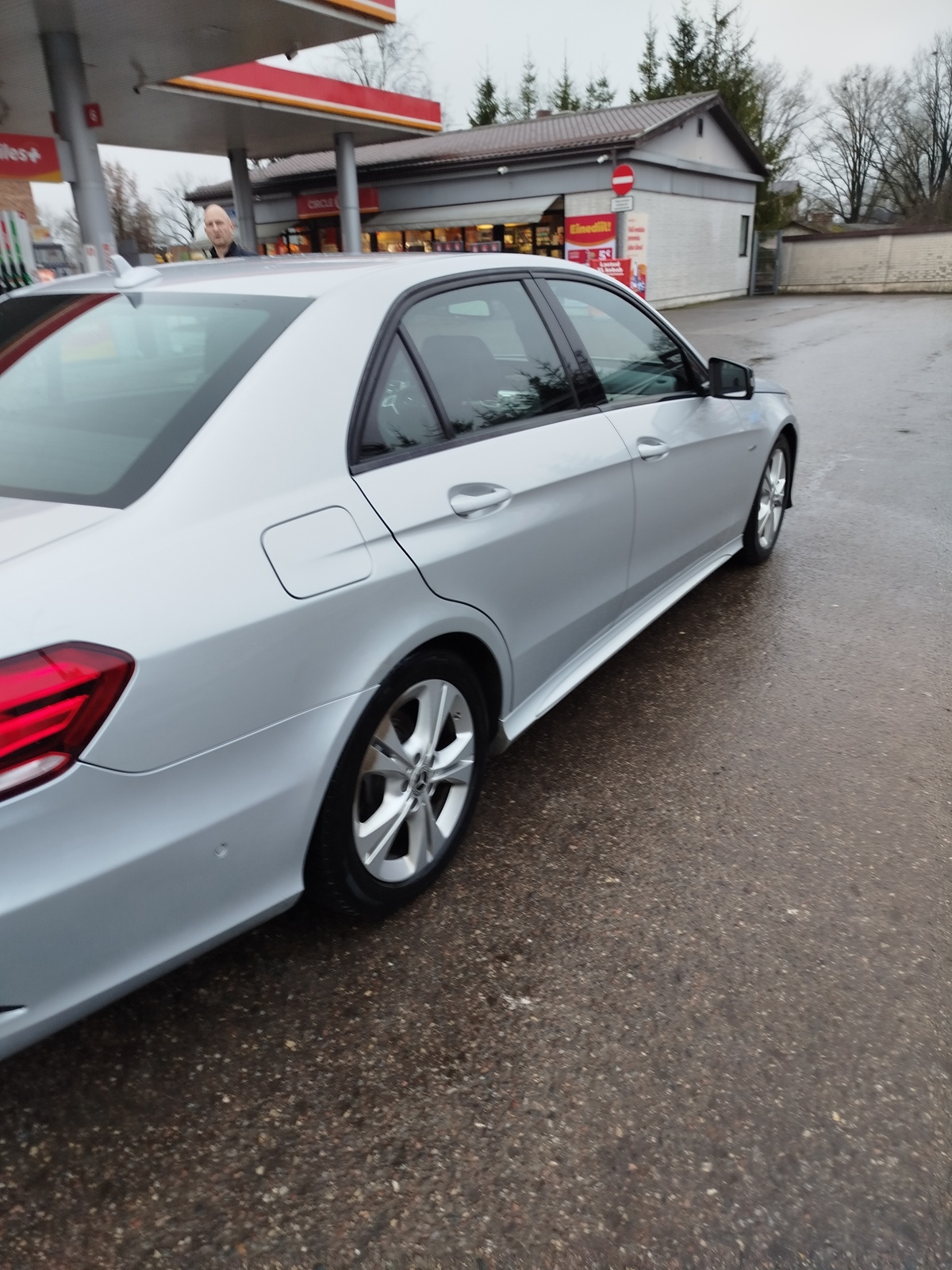 Mercedes-Benz E 220 2016, photo 2/3