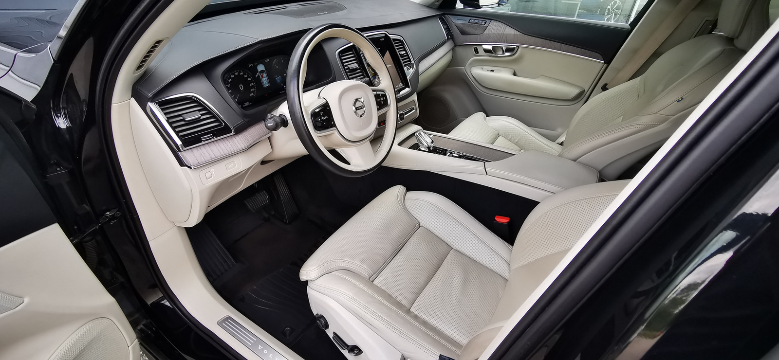 Volvo XC90 2022, photo 3/12