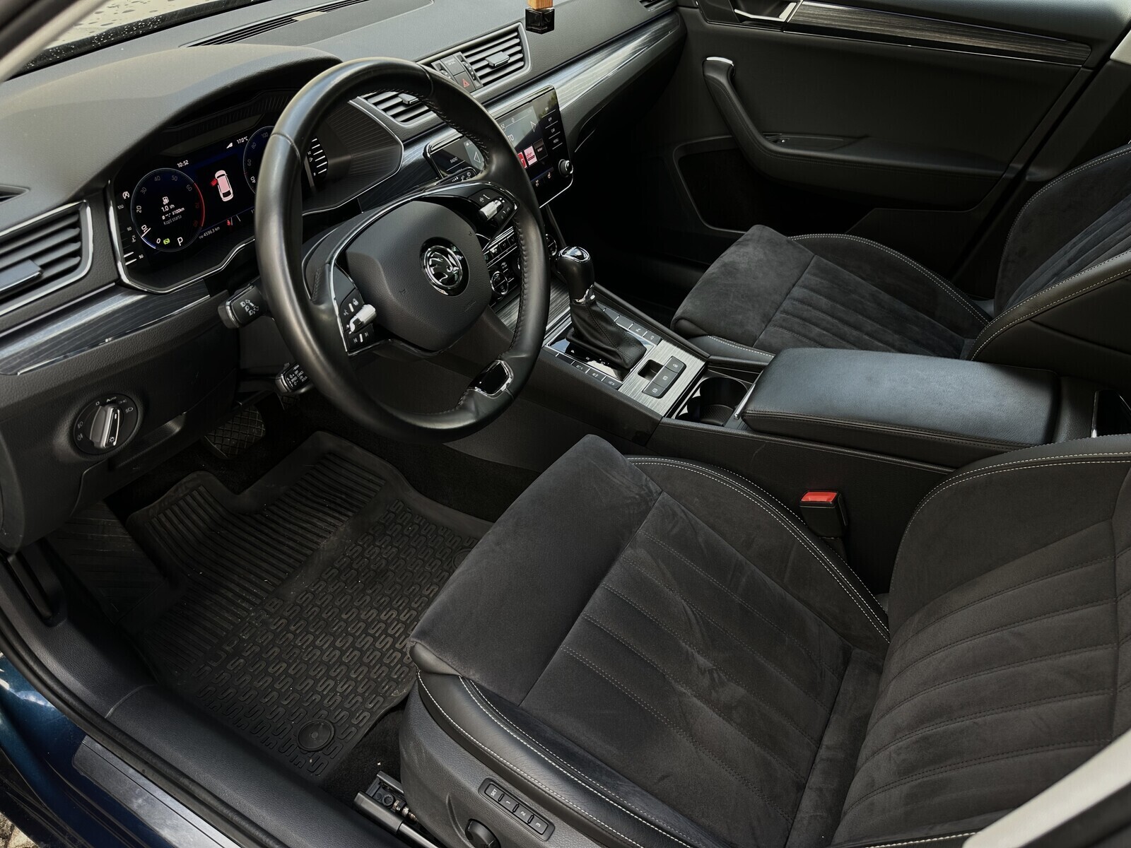 Škoda Superb 2022, photo 6/29