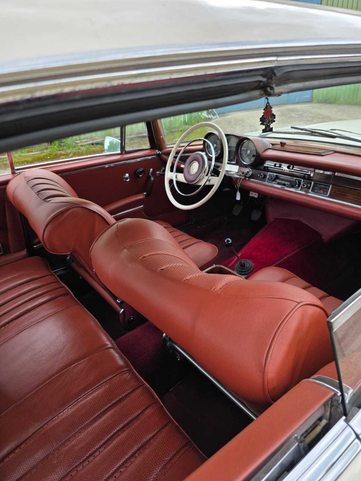 Mercedes-Benz 220 M127 1963, kuva 5/11