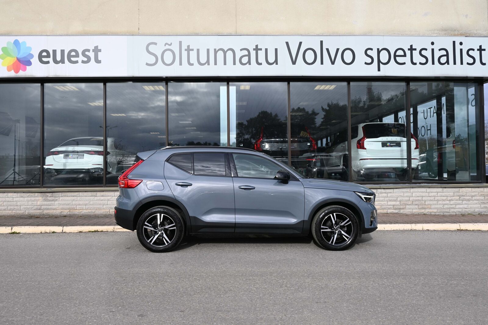 Volvo XC40 2023, kuva 7/18