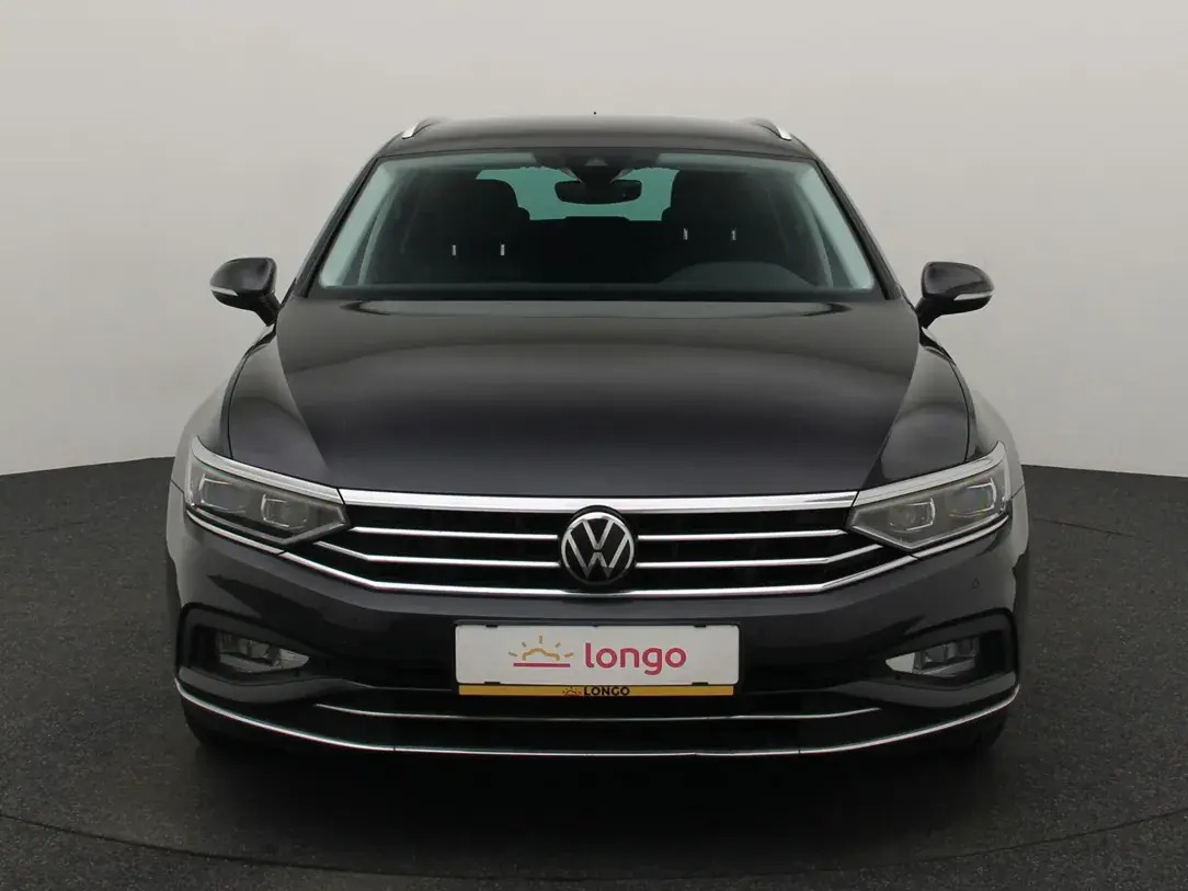 Volkswagen Passat 2021, photo 3/36
