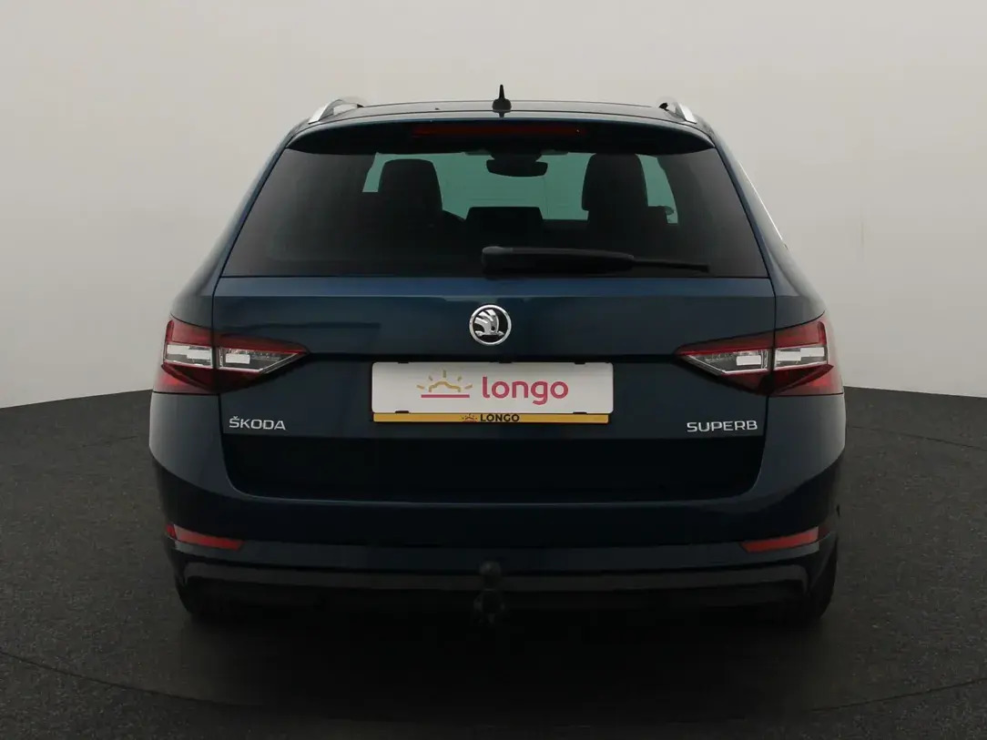 Škoda Superb 2018, photo 5/10