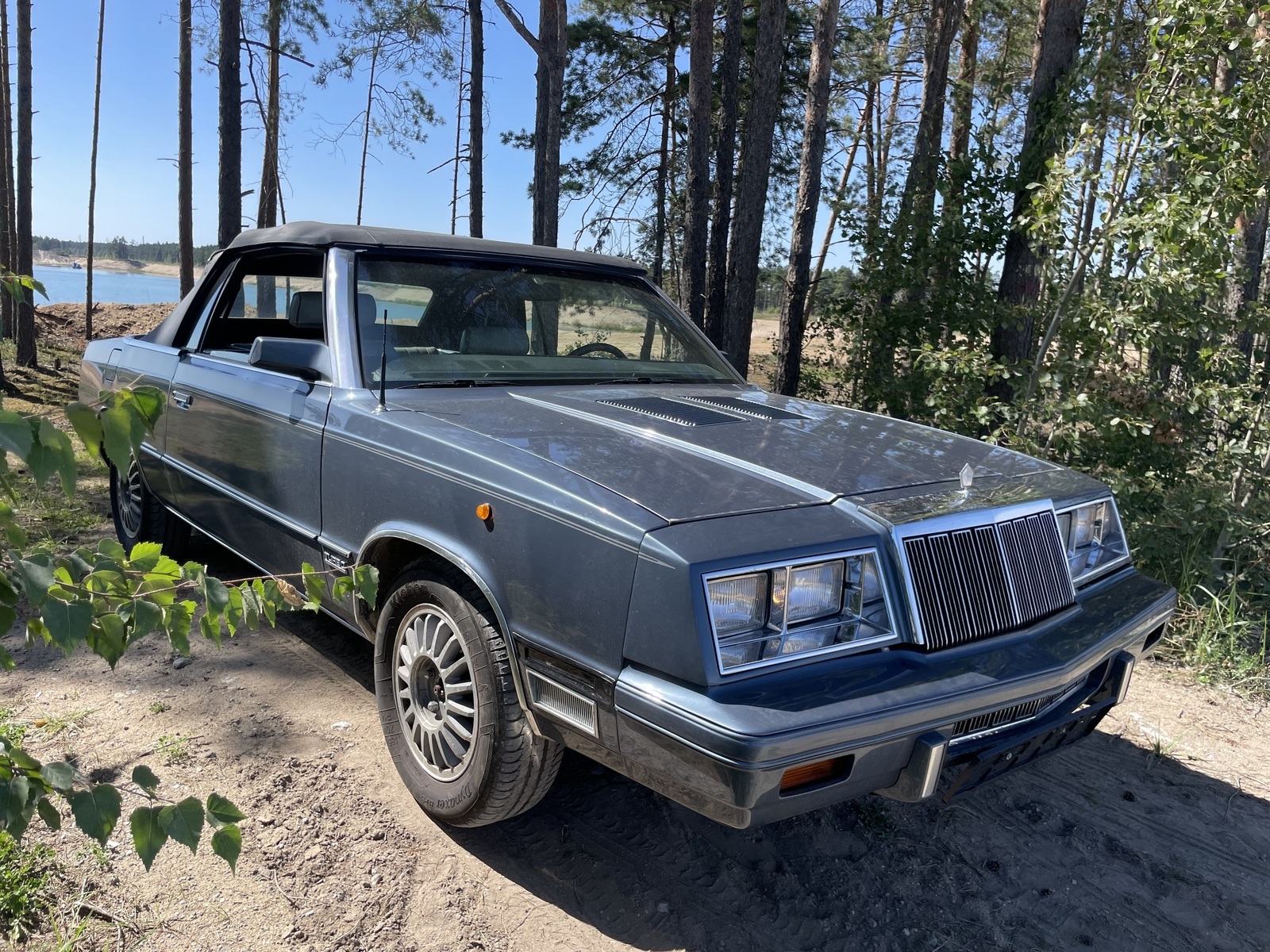 Chrysler Le Baron 1985, photo 3/25