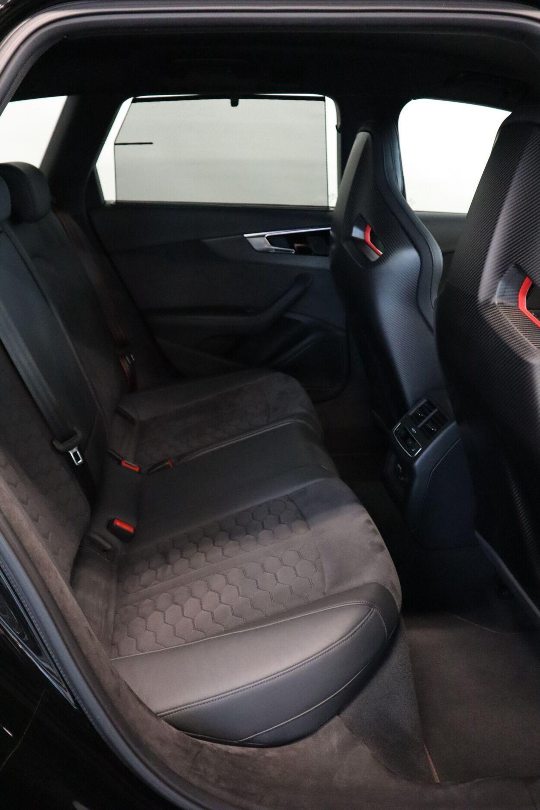 Audi RS4 2023, photo 4/10