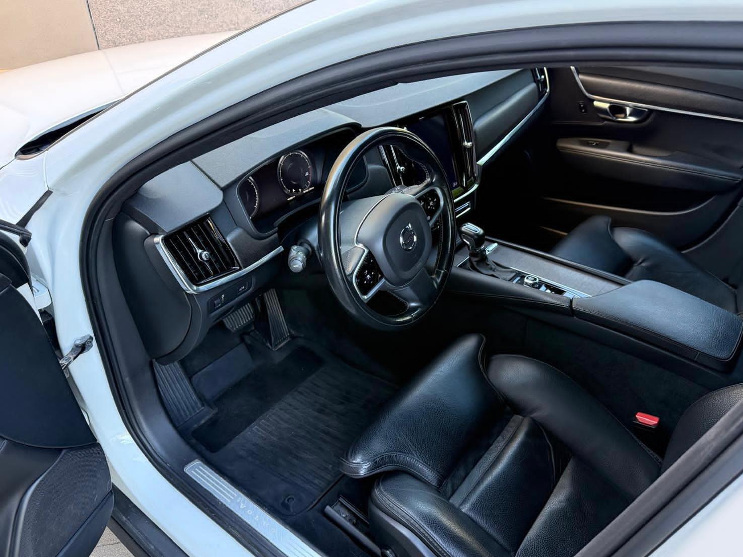 Volvo V90 Cross Country 2019, photo 6/10