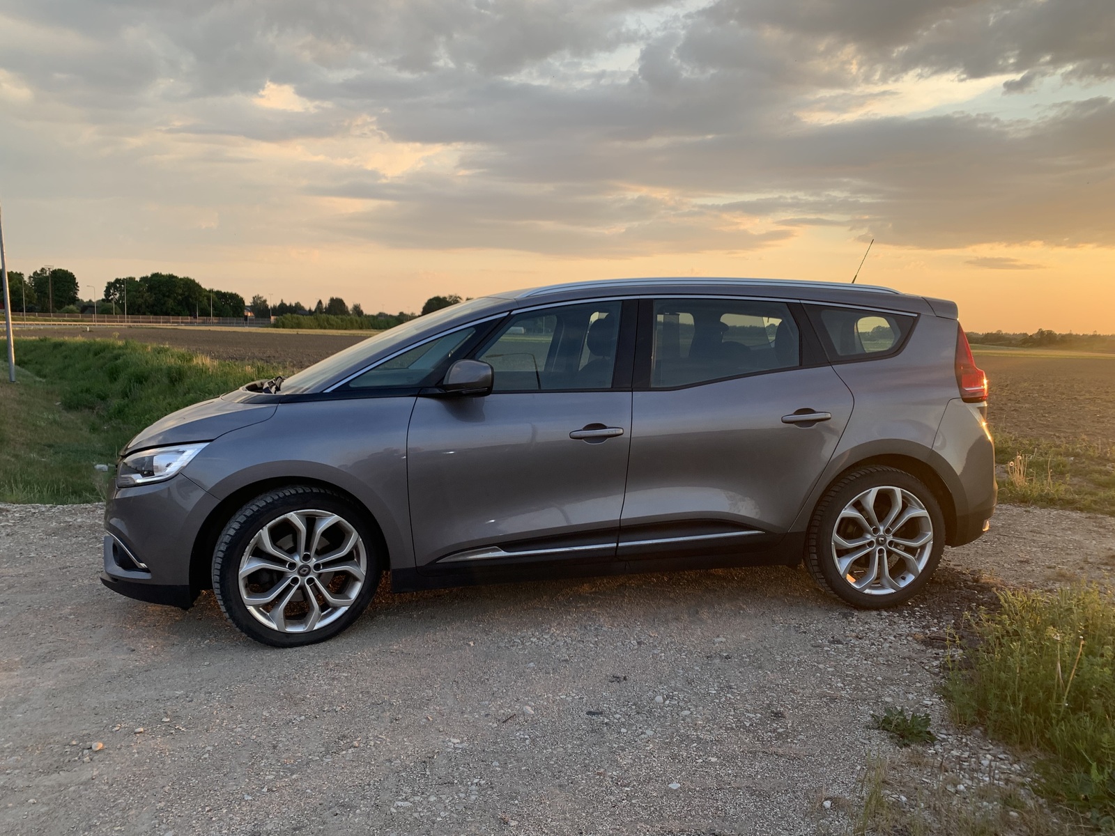 Renault Grand Scenic 2017, photo 4/7